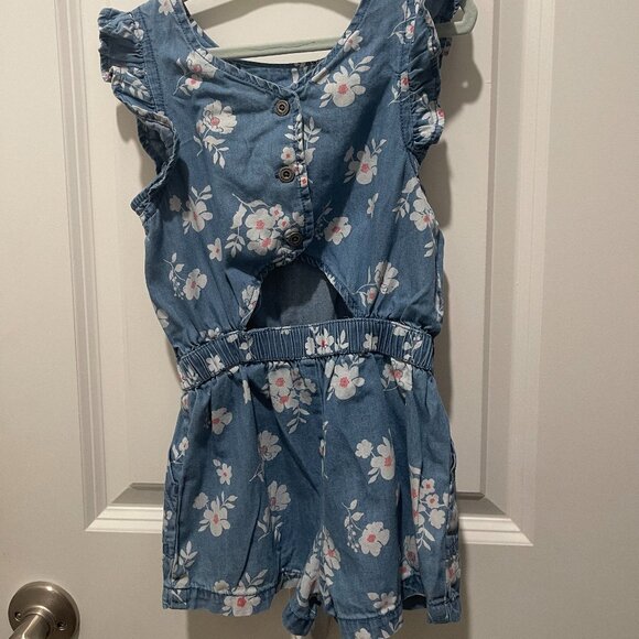 Tommy Hilfiger Toddler Girl's Floral Romper Size: 5 - Picture 6 of 6